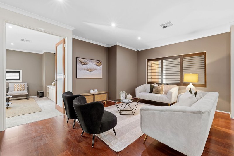 Photo - 8 Abercrombie Grove, Epping VIC 3076 - Image 4