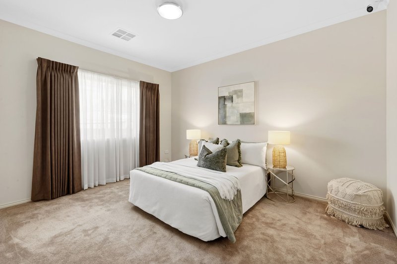 Photo - 8 Abercrombie Grove, Epping VIC 3076 - Image 9