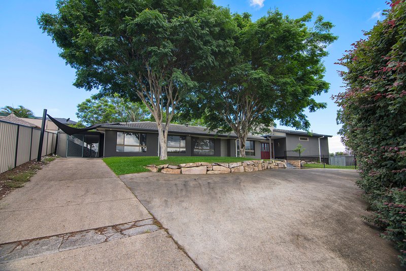 Photo - 8 Aberdeen Court, Highland Park QLD 4211 - Image 2