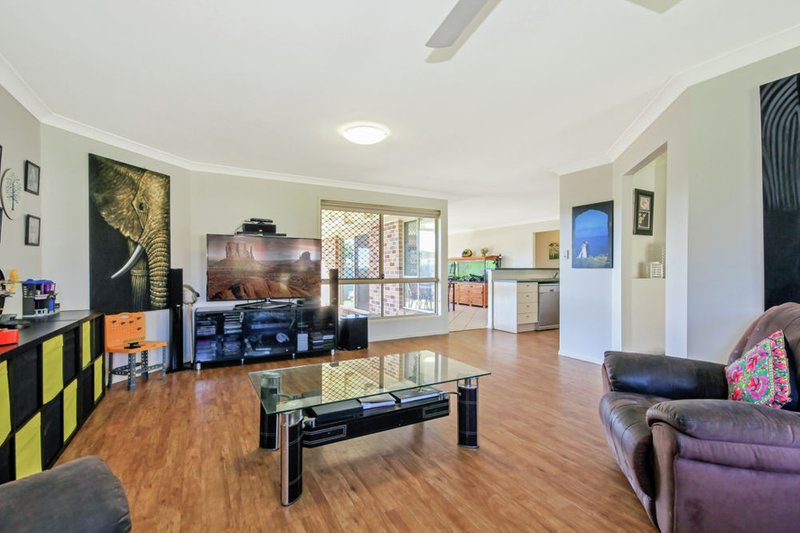 Photo - 8 Abernant Court, Dakabin QLD 4503 - Image 2