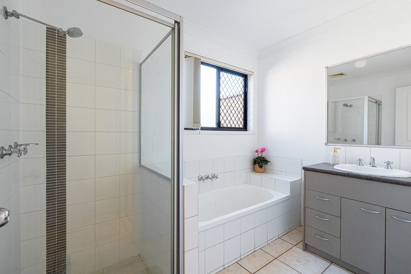 Photo - 8 Acacia Crescent, Kallangur QLD 4503 - Image 12