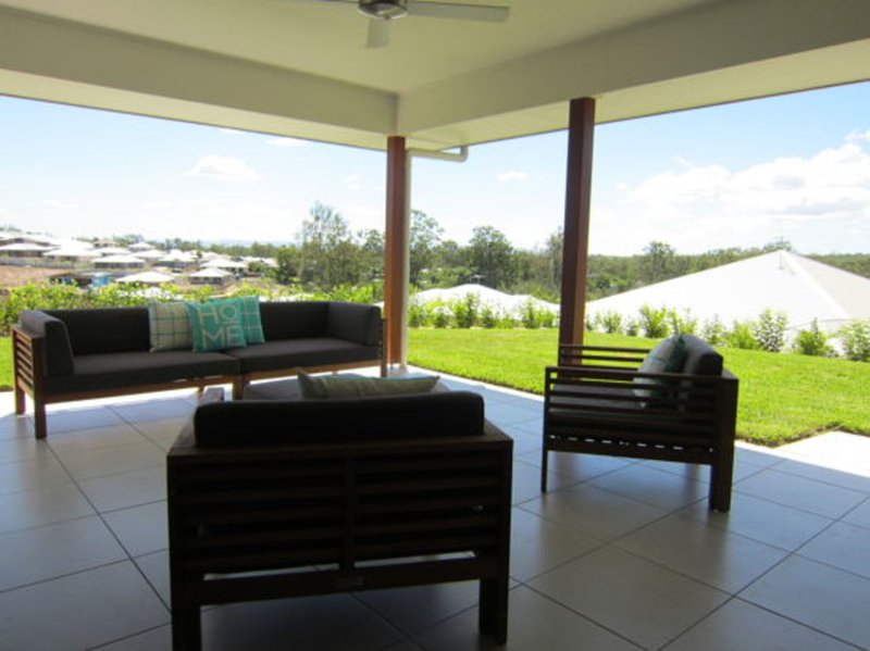 Photo - 8 Aden Place, Deebing Heights QLD 4306 - Image 2