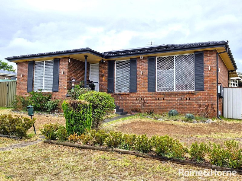 8 Adrian Street, Macquarie Fields NSW 2564