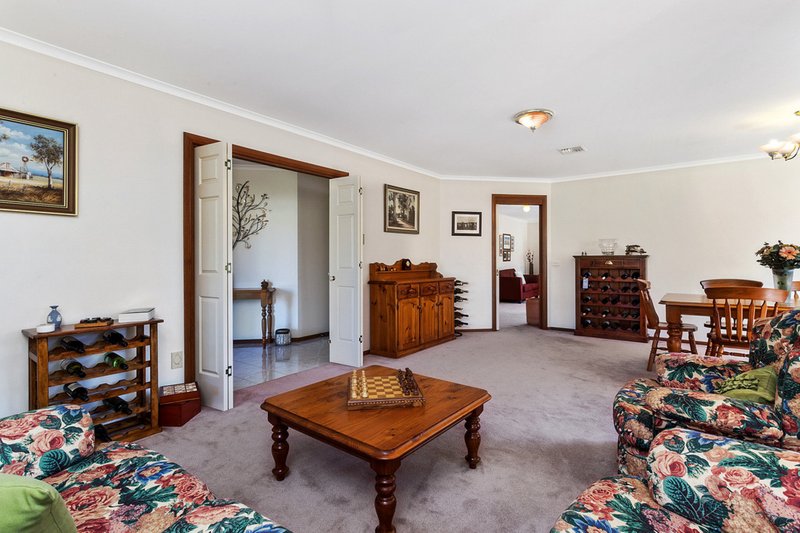 Photo - 8 Aggie Place, Palmerston ACT 2913 - Image 11