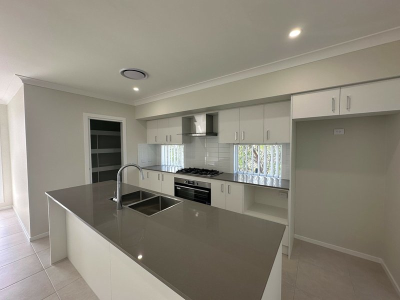 Photo - 8 Agnes Place, Thirlmere NSW 2572 - Image 2