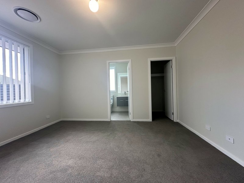 Photo - 8 Agnes Place, Thirlmere NSW 2572 - Image 7