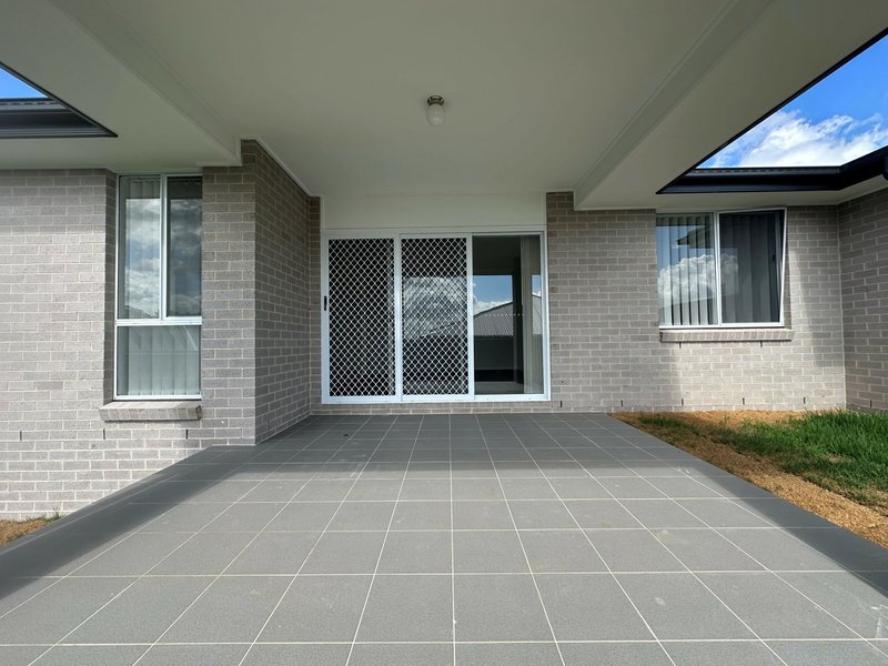 Photo - 8 Agnes Place, Thirlmere NSW 2572 - Image 10