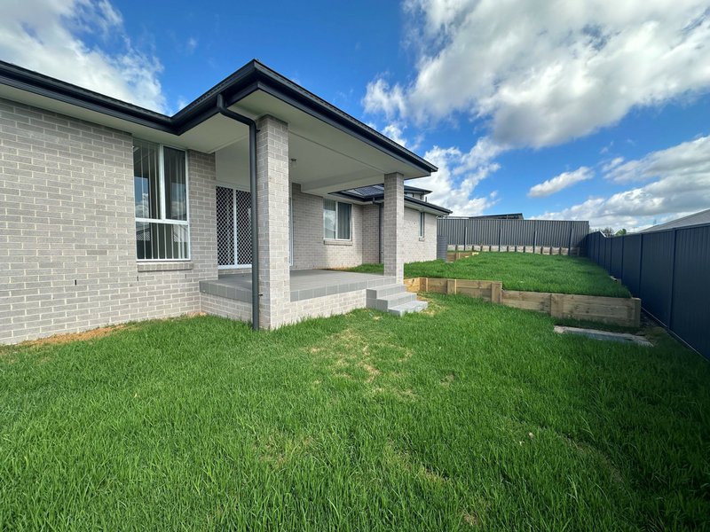 Photo - 8 Agnes Place, Thirlmere NSW 2572 - Image 11