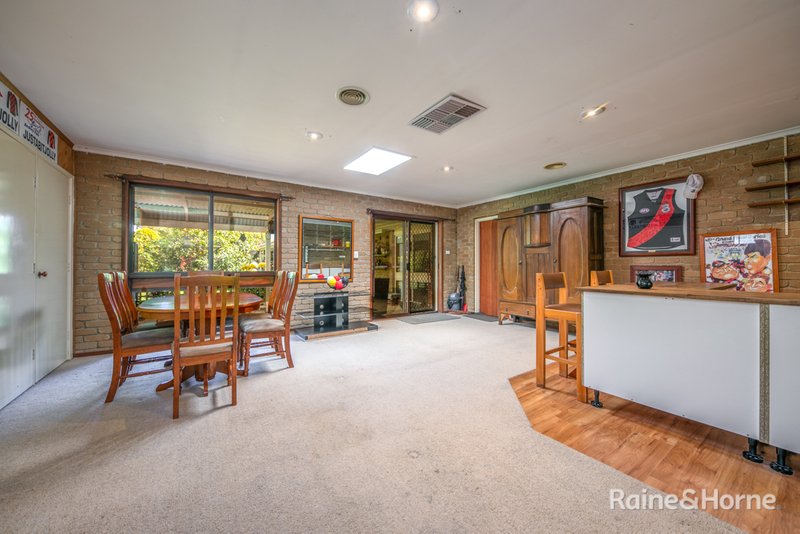 Photo - 8 Ainsdale Court, Sunbury VIC 3429 - Image 8