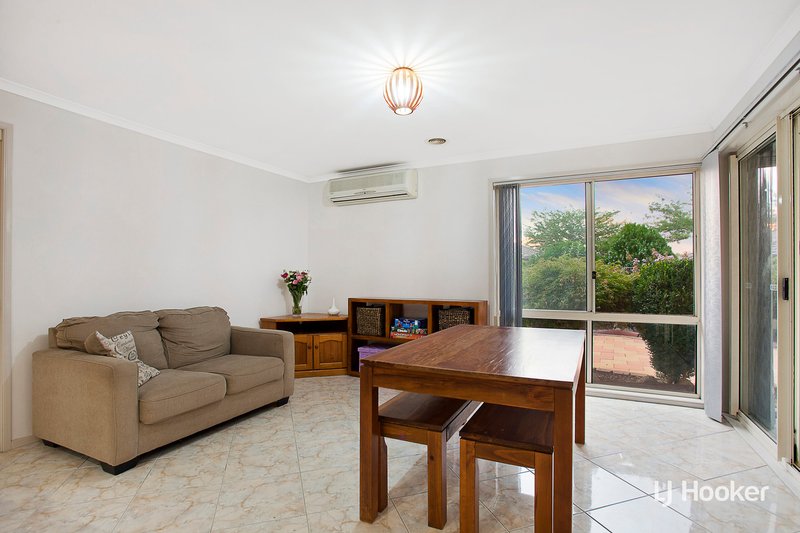 Photo - 8 Akubra Place, Dunlop ACT 2615 - Image 3