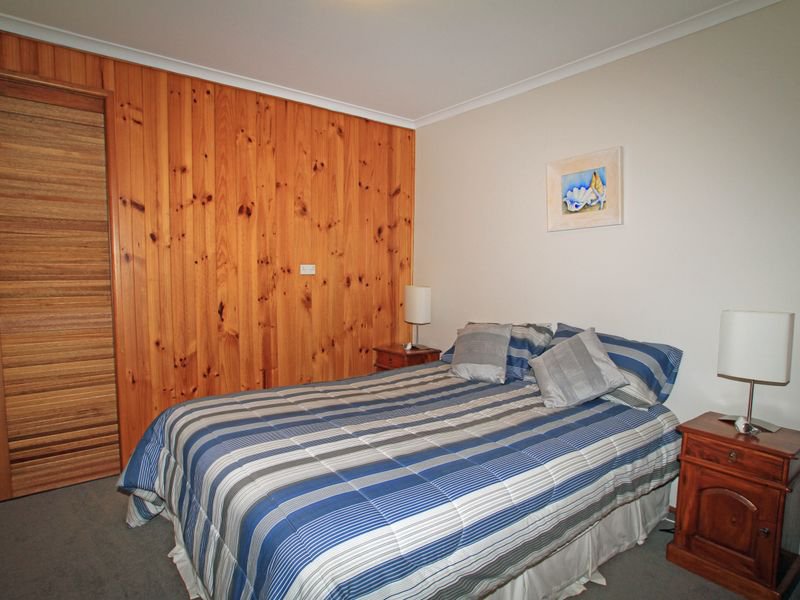 Photo - 8 Alamein Street, Sussex Inlet NSW 2540 - Image 12