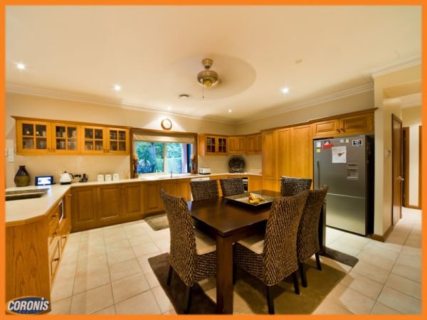 Photo - 8 Alba Place, Bridgeman Downs QLD 4035 - Image 4