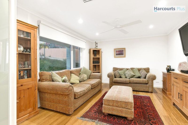 Photo - 8 Albatross Walk, Hallett Cove SA 5158 - Image 4