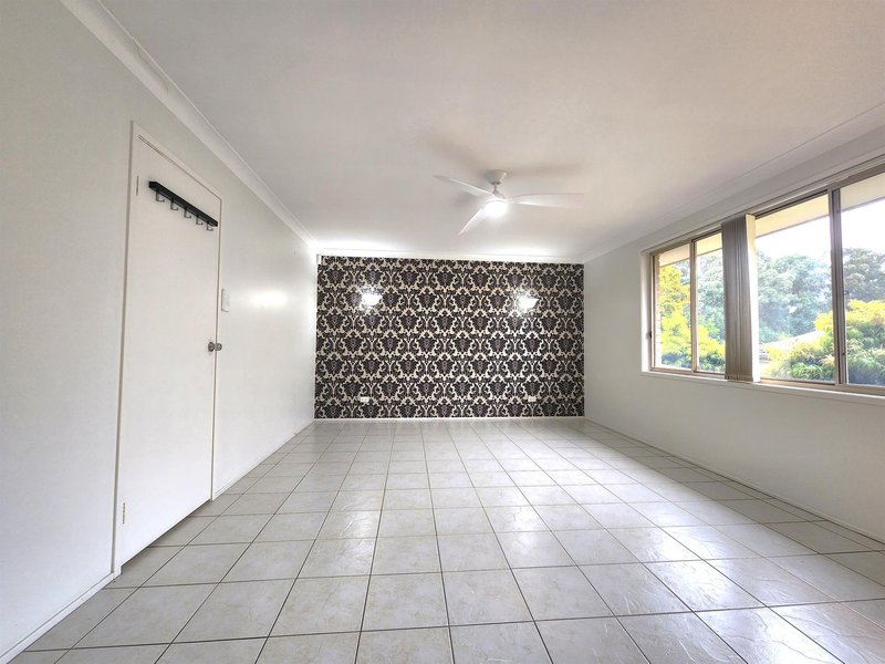 Photo - 8 Albermarle Place, Cecil Hills NSW 2171 - Image 3