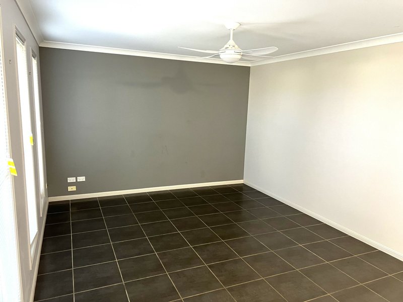 Photo - 8 Allan Place, Kingaroy QLD 4610 - Image 2