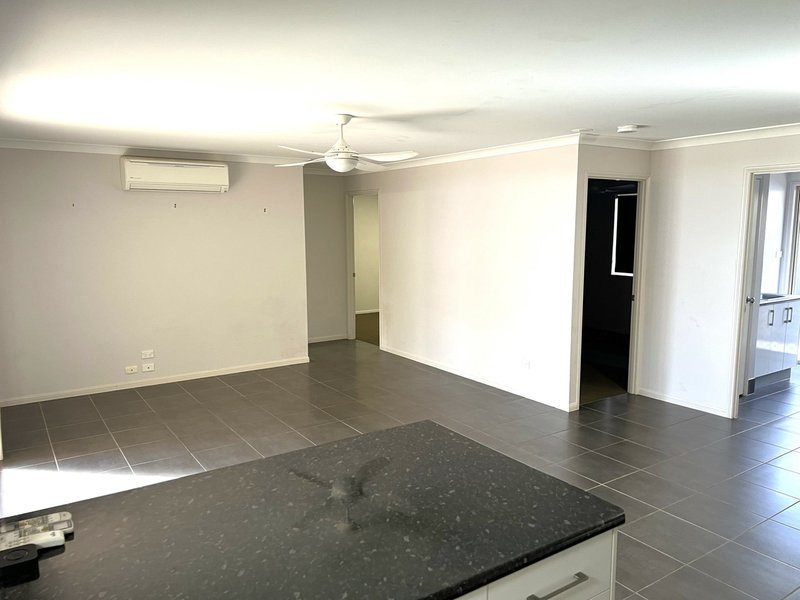 Photo - 8 Allan Place, Kingaroy QLD 4610 - Image 6