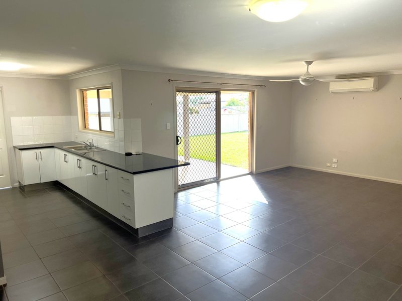 Photo - 8 Allan Place, Kingaroy QLD 4610 - Image 7