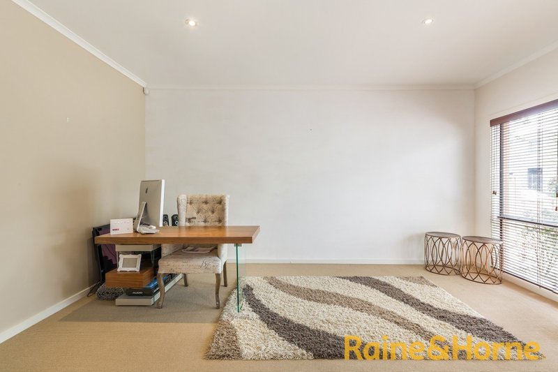 Photo - 8 Alma Lane, Caroline Springs VIC 3023 - Image 4