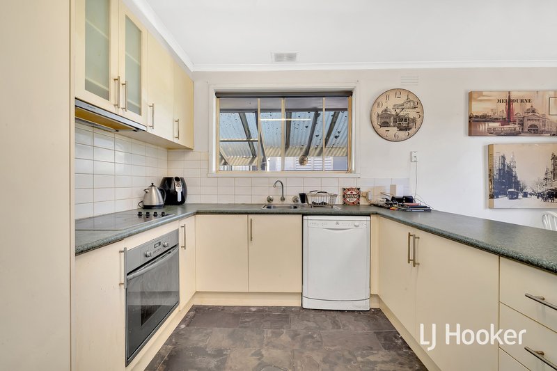 Photo - 8 Alma Road, Hampton Park VIC 3976 - Image 2