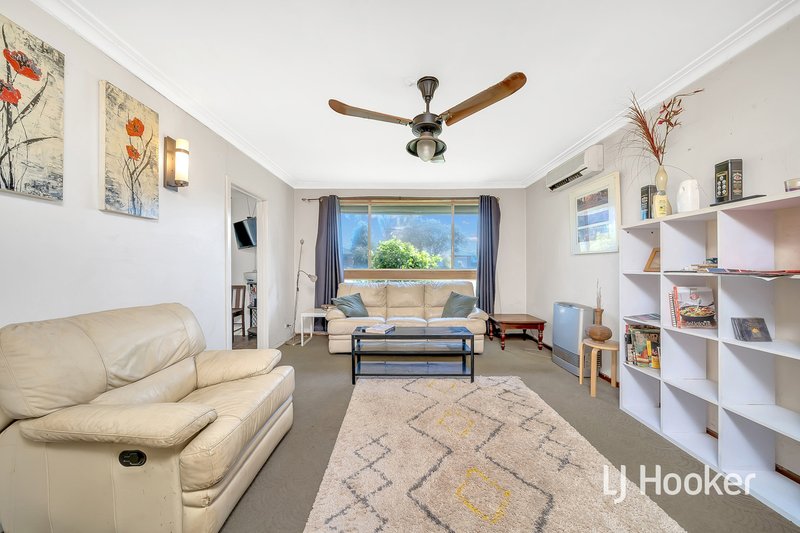 Photo - 8 Alma Road, Hampton Park VIC 3976 - Image 3