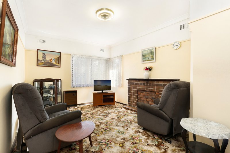 Photo - 8 Amaroo Avenue, Strathfield NSW 2135 - Image 3