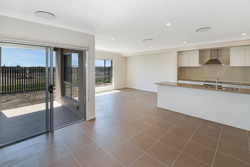 Photo - 8 Amber Place, Palmview QLD 4553 - Image 6