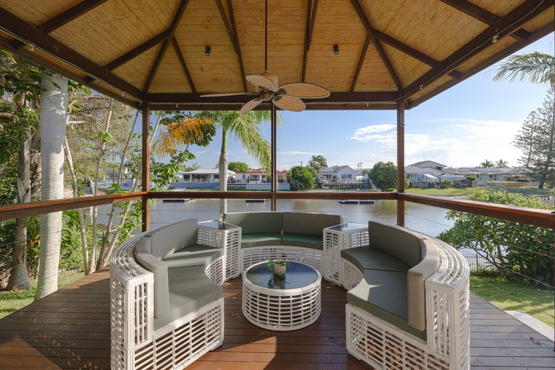 Photo - 8 Andrew Avenue, Broadbeach Waters QLD 4218 - Image 1