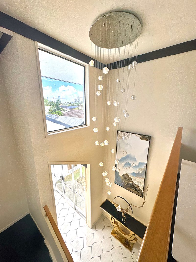 Photo - 8 Andrew Avenue, Broadbeach Waters QLD 4218 - Image 5