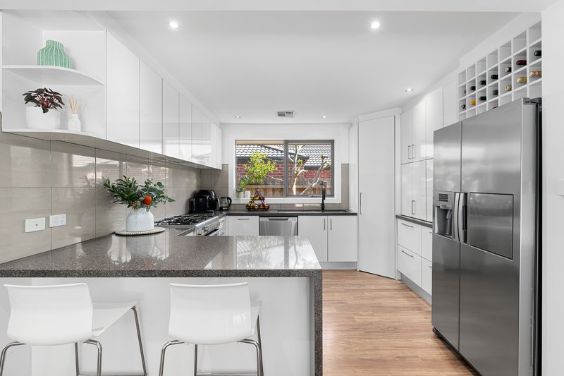 Photo - 8 Andrew Street, Forest Hill VIC 3131 - Image 2