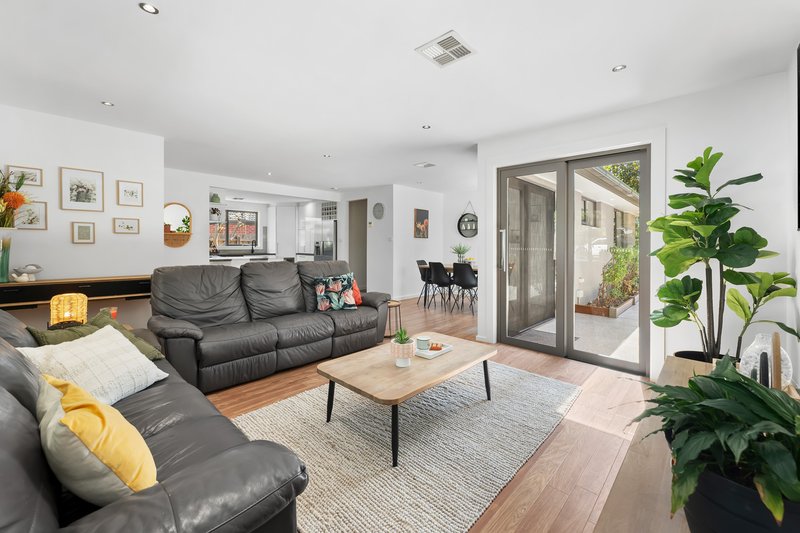 Photo - 8 Andrew Street, Forest Hill VIC 3131 - Image 3