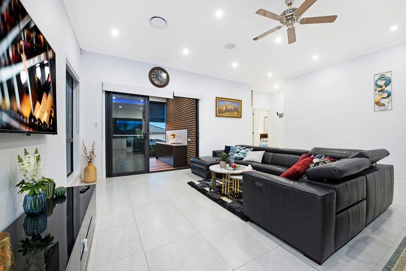 Photo - 8 Andromeda Parkway, Box Hill NSW 2765 - Image 13