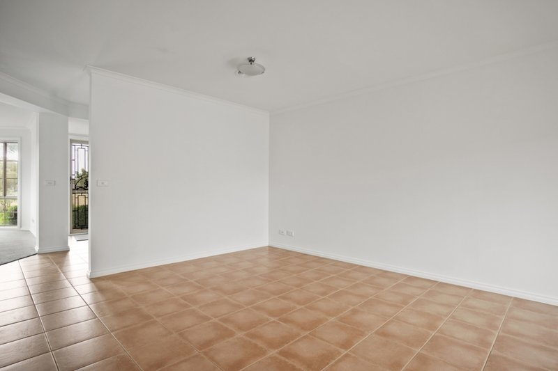 Photo - 8 Anna Court, Werribee VIC 3030 - Image 3