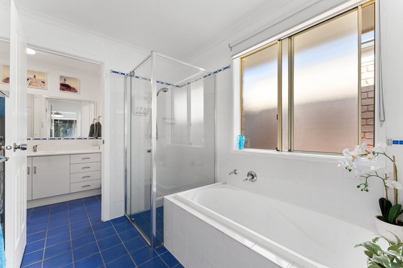 Photo - 8 Arcadia Drive, Smithfield SA 5114 - Image 5