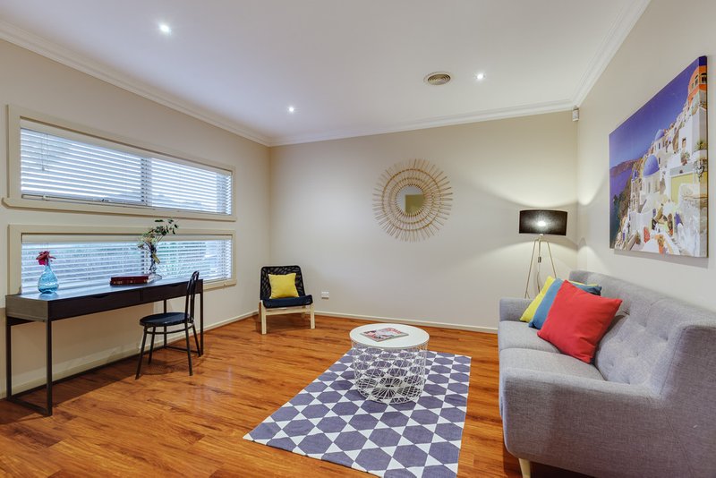 Photo - 8 Argo Court, Epping VIC 3076 - Image 2