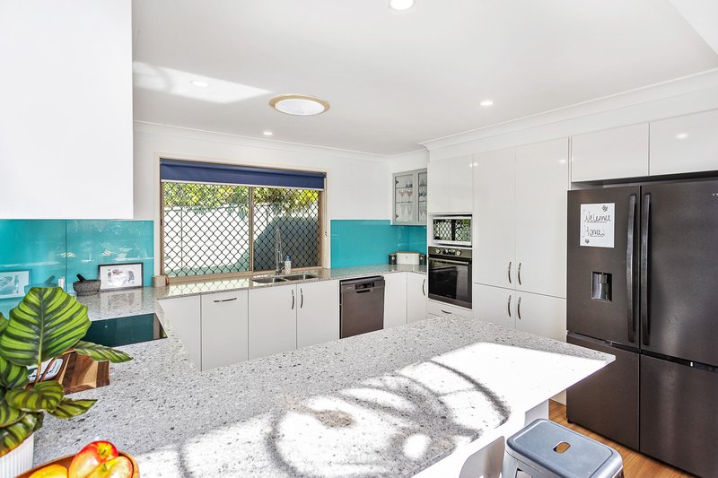 Photo - 8 Armstrong Way, Highland Park QLD 4211 - Image 3