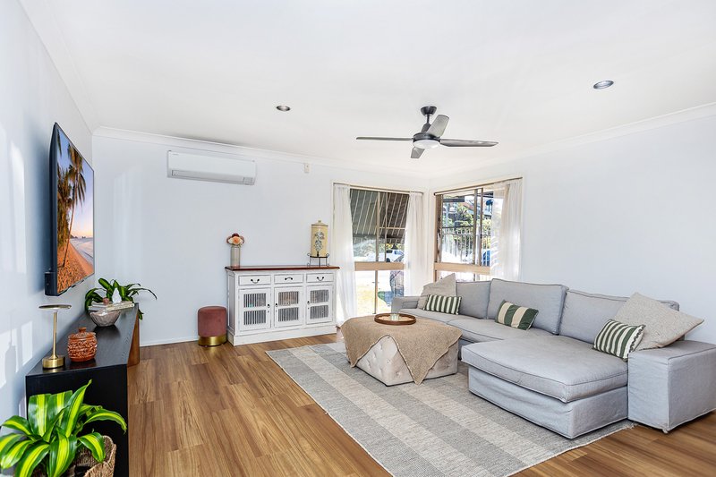 Photo - 8 Armstrong Way, Highland Park QLD 4211 - Image 7