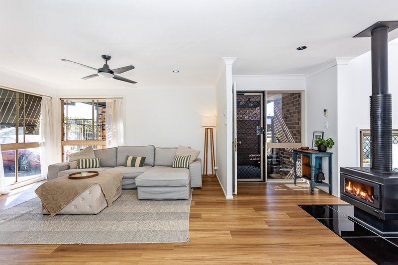 Photo - 8 Armstrong Way, Highland Park QLD 4211 - Image 8