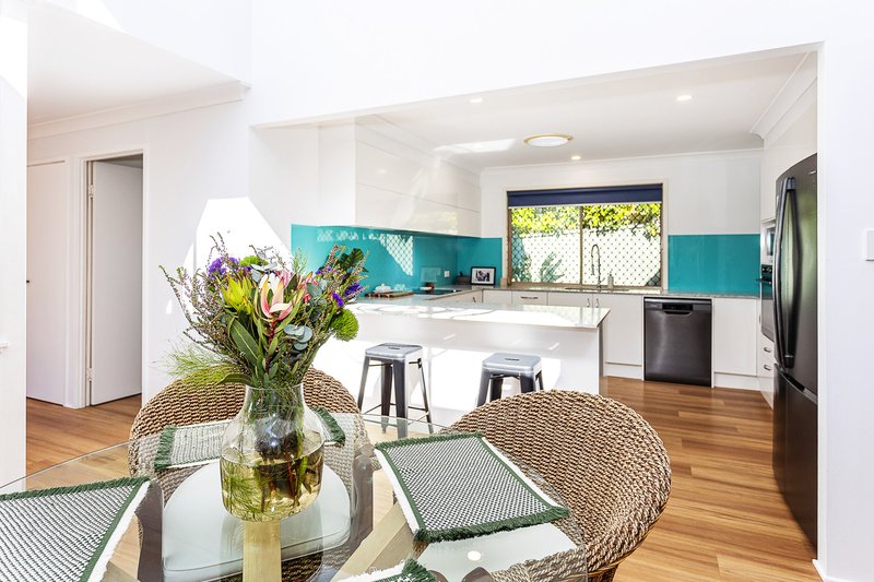 Photo - 8 Armstrong Way, Highland Park QLD 4211 - Image 10