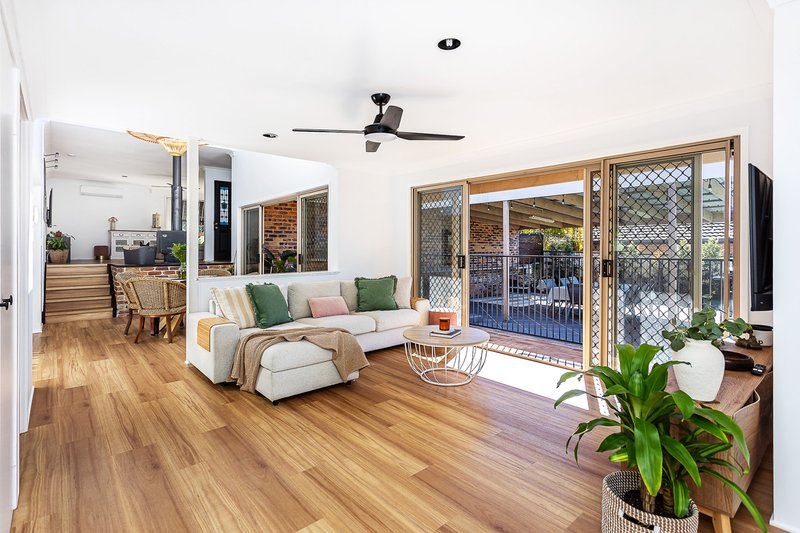 Photo - 8 Armstrong Way, Highland Park QLD 4211 - Image 12