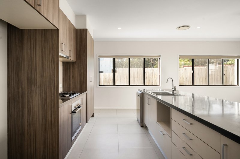 Photo - 8 Arrosa Street, Calamvale QLD 4116 - Image 6