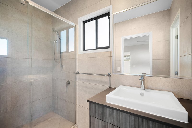 Photo - 8 Arrosa Street, Calamvale QLD 4116 - Image 23