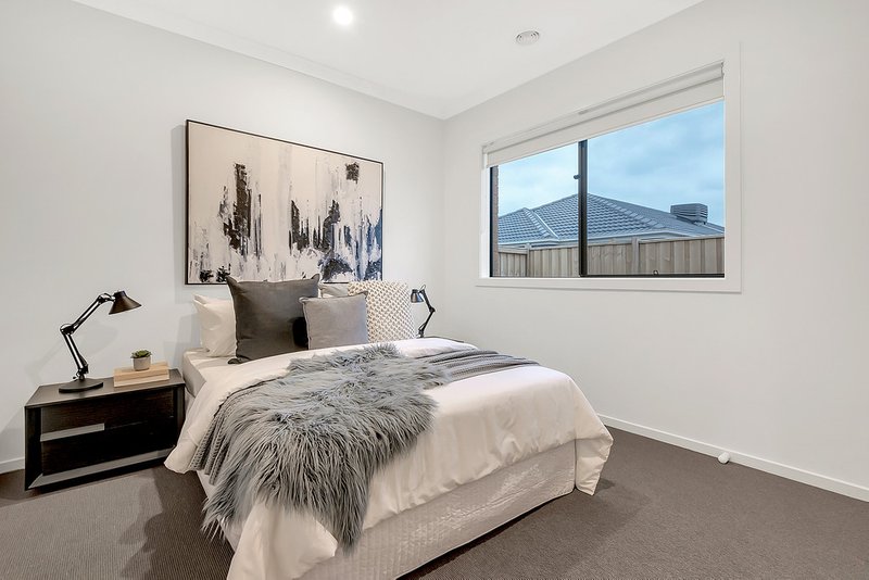 Photo - 8 Artful Street, Donnybrook VIC 3064 - Image 17