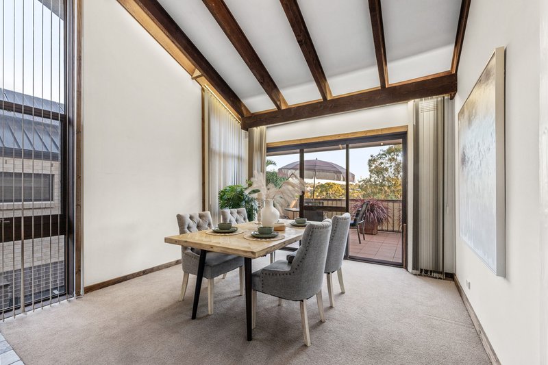 Photo - 8 Arundel Court, Box Hill South VIC 3128 - Image 6