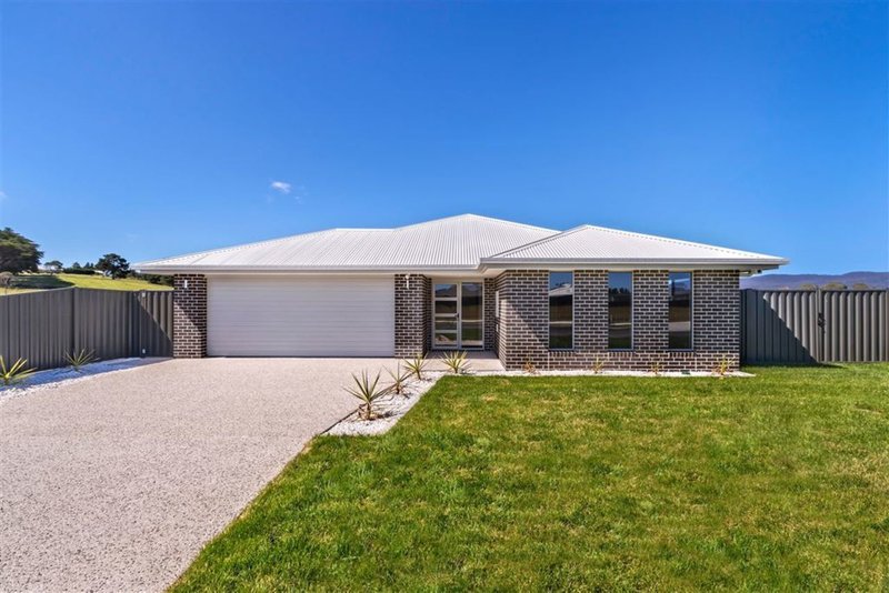 8 Ash Street, Latrobe TAS 7307