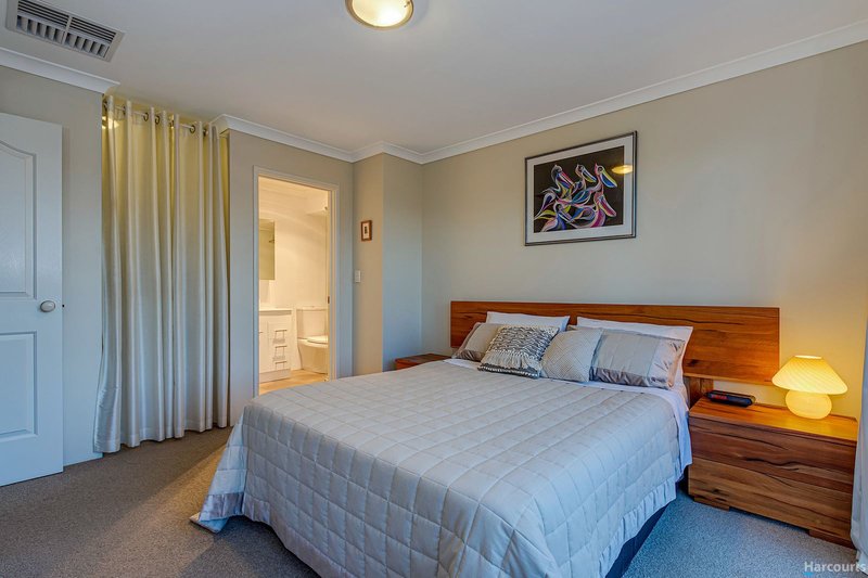 Photo - 8 Ashburn Vista, Currambine WA 6028 - Image 15