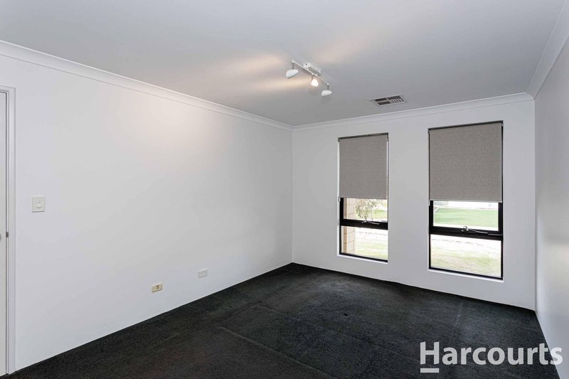 Photo - 8 Aspe Way, Alkimos WA 6038 - Image 5