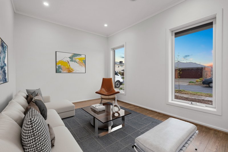 Photo - 8 Assisi Street, Fraser Rise VIC 3336 - Image 2