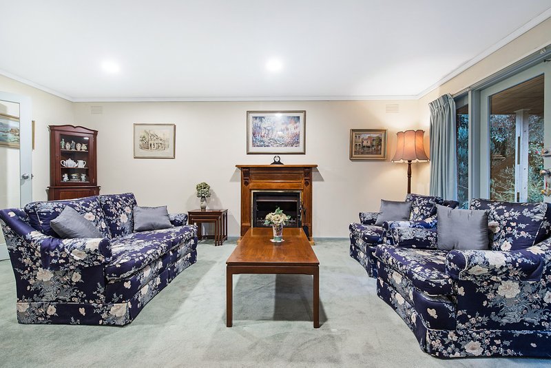 Photo - 8 Aston Heath, Glen Waverley VIC 3150 - Image 4