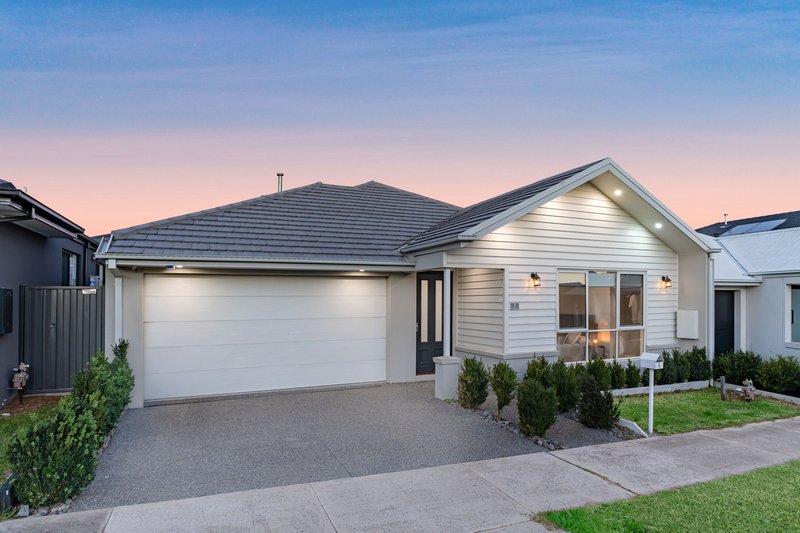 Photo - 8 Astronomy Street, Greenvale VIC 3059 - Image 2