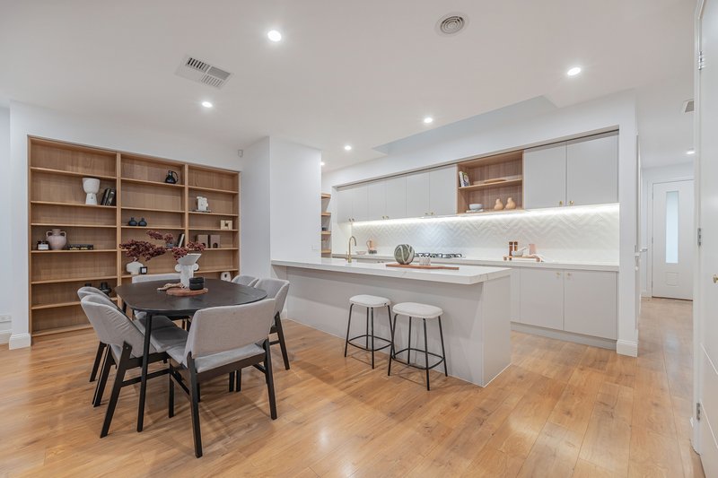 Photo - 8 Astronomy Street, Greenvale VIC 3059 - Image 7